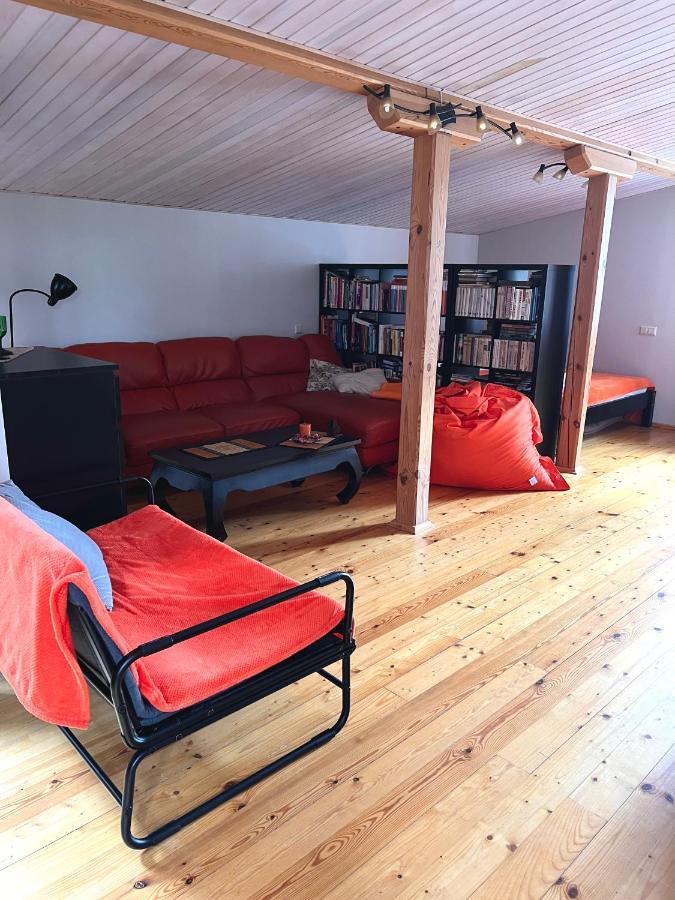 Studio Apartment And Free Airport Transfer Рига Экстерьер фото